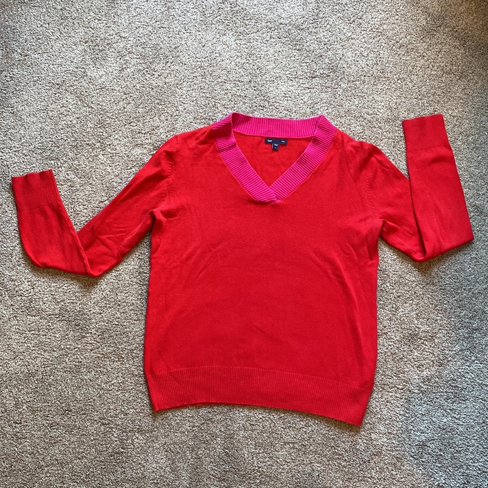 GAP red pullover V-Neck long sleeve red sweater with pink next trim size large